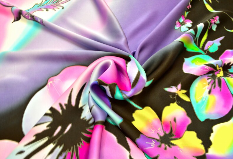 платок "Весеннее утро" (сиреневый/розовый/черный) 90 х 90 см, ручная роспись, 100% шёлк